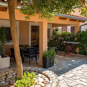 apartman-ana-punat.primorje-gorskikotar.com/
